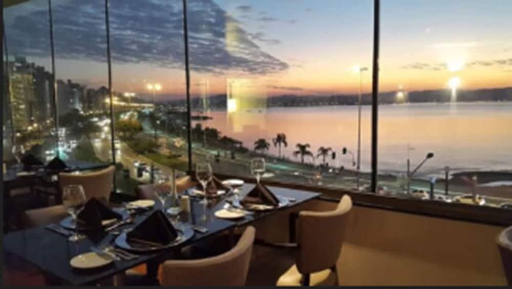 Majestic Palace Hotel ฟลอเรียนอโปลิส ภายนอก รูปภาพ View from the restaurant
