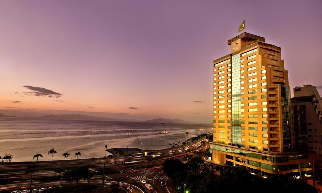 Majestic Palace Hotel ฟลอเรียนอโปลิส ภายนอก รูปภาพ The Southern Sun Waterfront Hotel